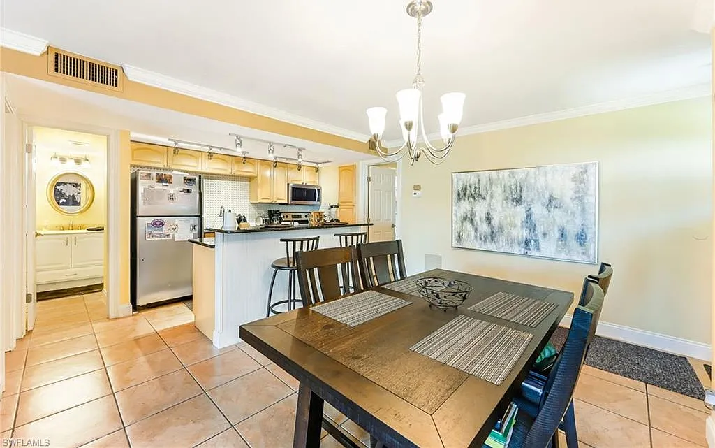 2 bed, 2.0 bath, 1010 sqft, $1,600 — Photo 4