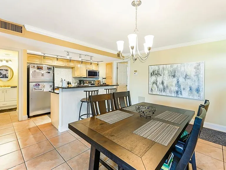 200 Palm Dr #7-R — Photo 4