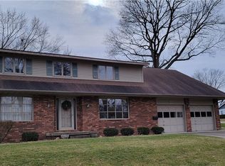 2202 W Woodbine Dr, Decatur, IL 62526