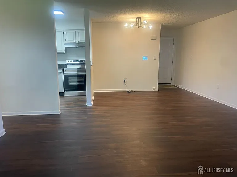 1019 Ravens Crest Dr — Photo 6