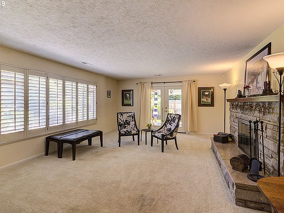 4th image of 3818 Oregon Dr