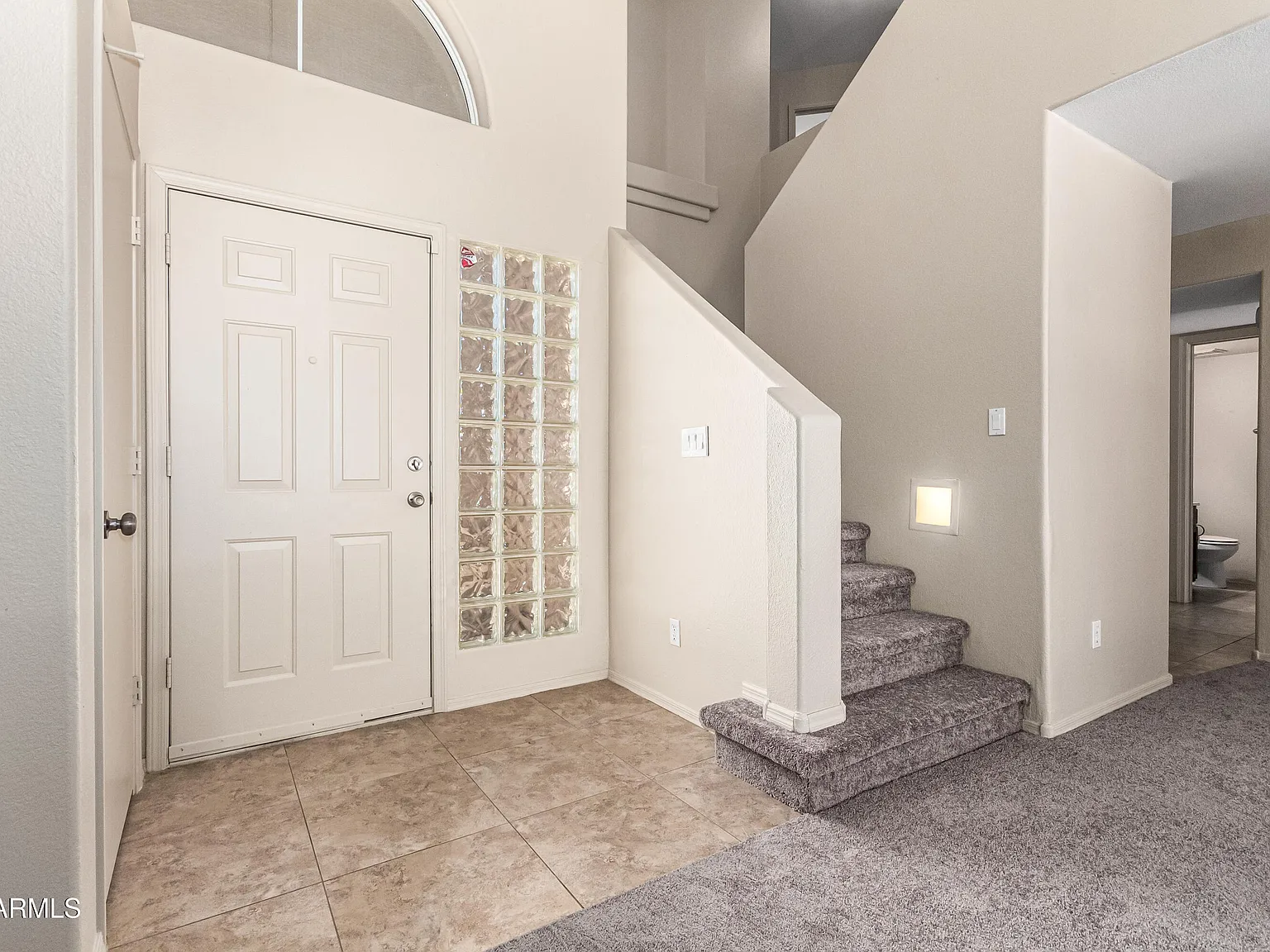 3 bed, 2.5 bath, 1852 sqft, $2,300 — Photo 2