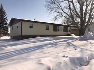 209 S 6th St, New Salem, ND 58563