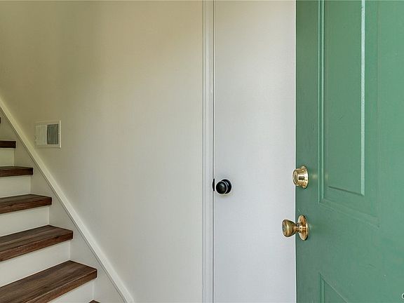5th image of 2404 Pipers Ct