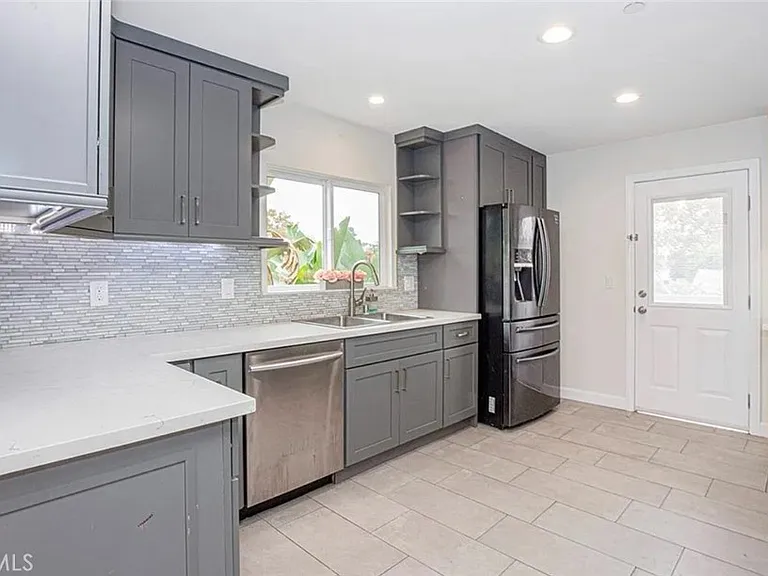 242 W Linden Ave #201 — Photo 5