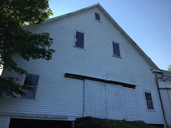Front facing side of barn