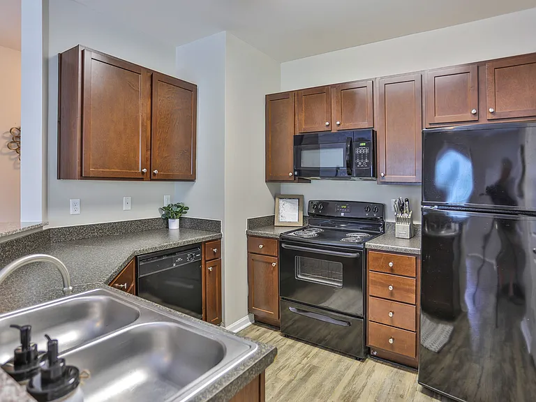 Channel Family Apartment Homes — Photo 5