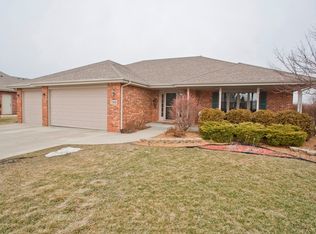 7300 Blackhawk Dr, Tinley Park, IL