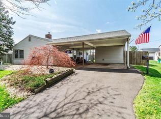 193 Greenbrook Dr, Levittown, PA 19055