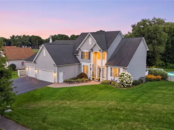 30 Marc Mar Trl, Rochester, NY 14606