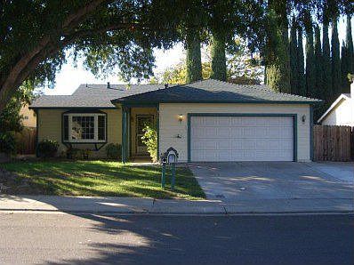 1st image of 871 Kapareil Dr