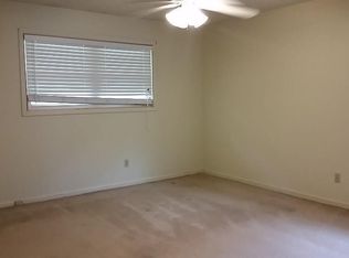 142 Cross Gate Dr, Marietta, GA 30068