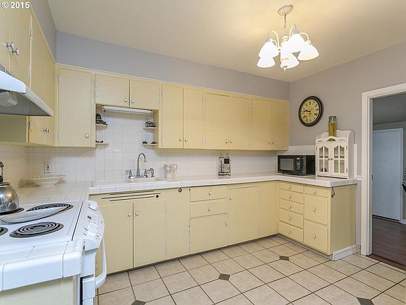 4th image of 6625 Lowry Dr