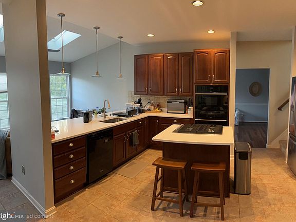 4th image of 39 Calvarese Dr