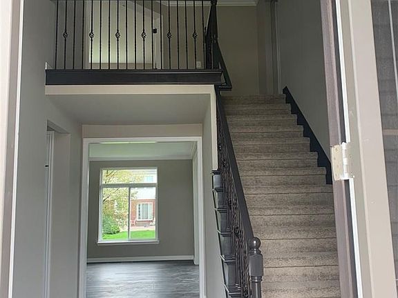 3rd image of 22054 Highlands Dr