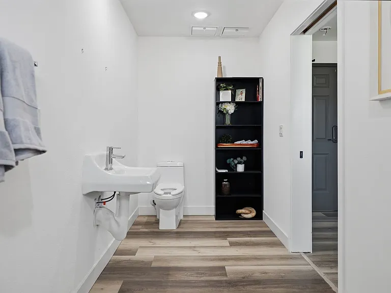 2837 San Marino St #103 — Photo 9