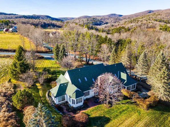 10 Fairbanks Turn Road, Hartford, VT 05059