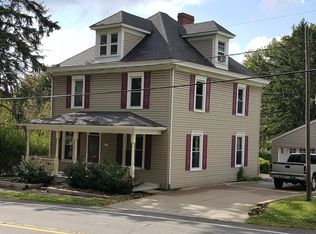 10 Main St, Hickory, PA 15340