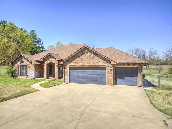 3rd image of 18301 Sierra Ln