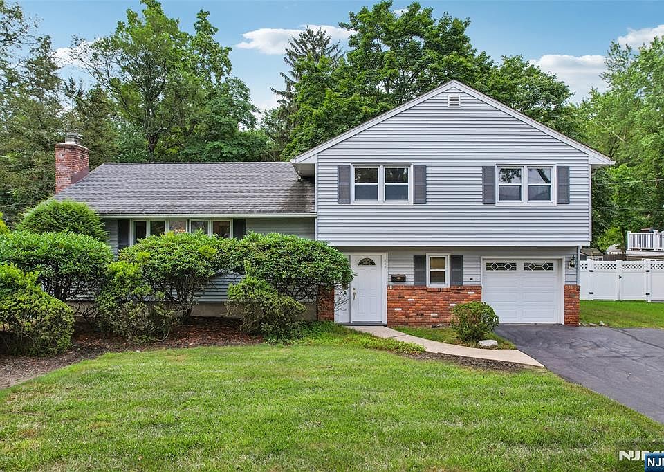 1st image of 649 Donna Ct