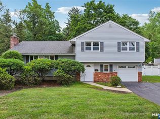 649 Donna Ct, River Vale, NJ 07675