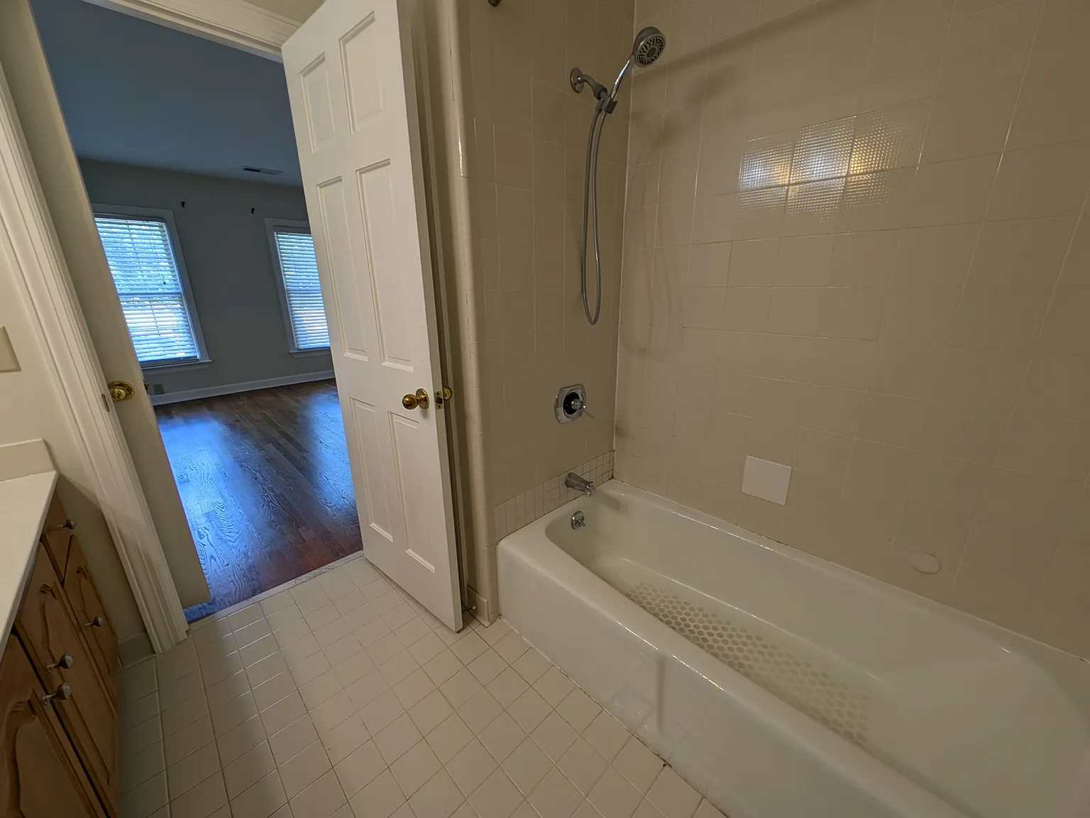 407 Clairton Court - 1 — Photo 3