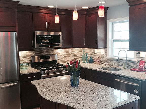 3rd image of 12 Tamarack Trl