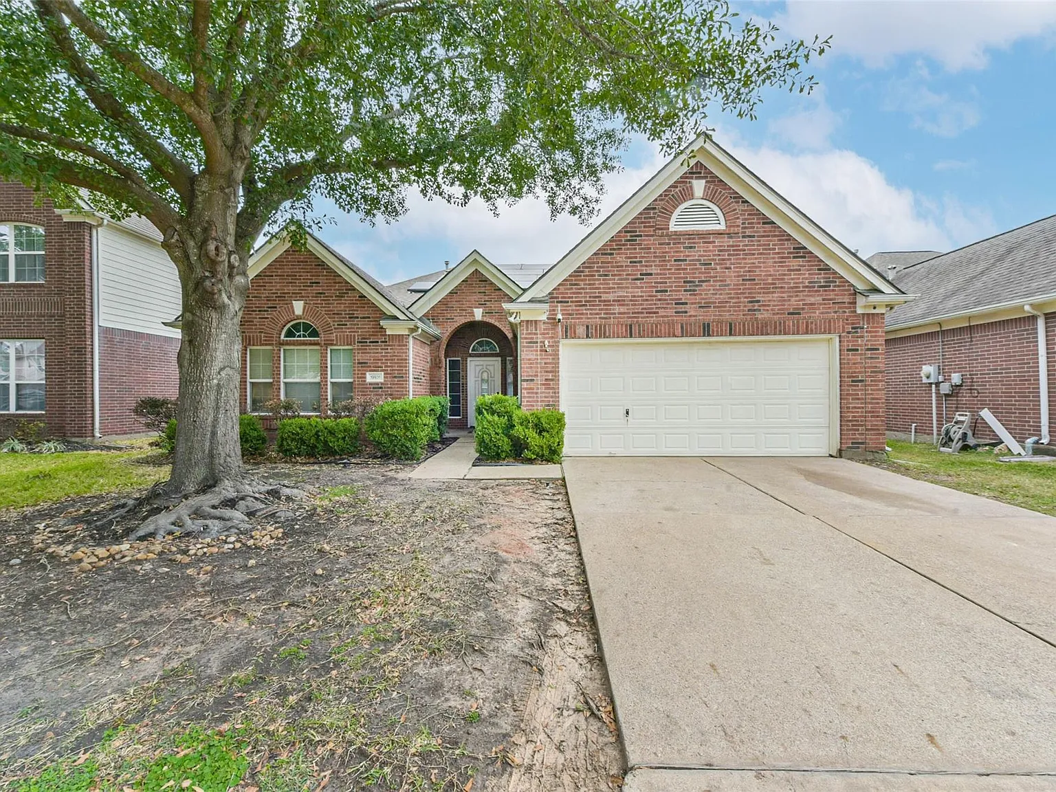 3 bed, 2.0 bath, 1903 sqft, $2,000 — Photo 3