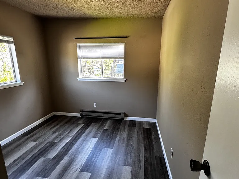 643 S Weed Blvd — Photo 6