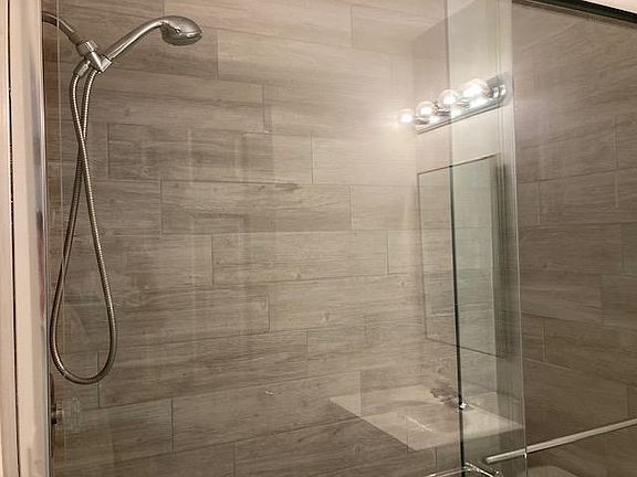 4th image of 710 Park Ave