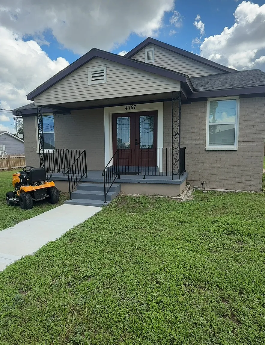 3 bed, 2.5 bath, 2318 sqft, $2,800 — Photo 1
