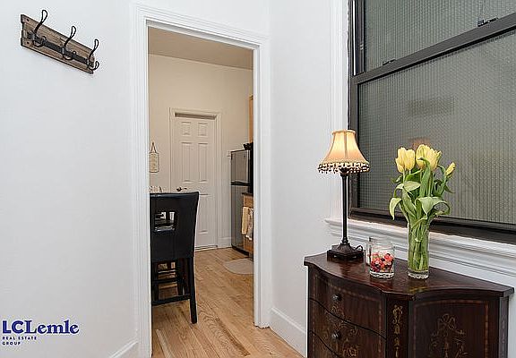 4th image of 211 E 88th St APT 1A