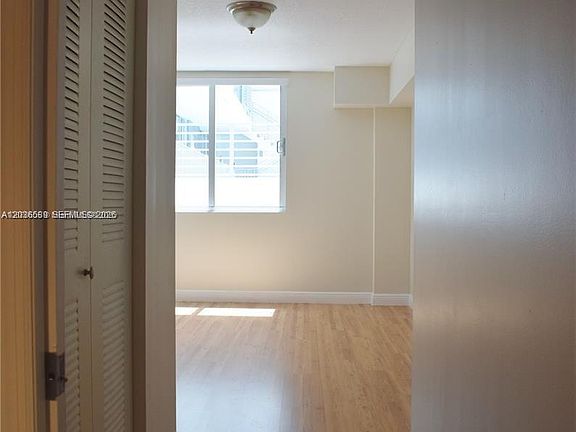 4th image of 3339 Virginia St APT 207