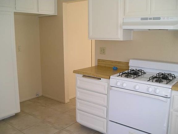 3rd image of 137 Avenida Las Brisas APT B