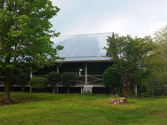 2nd image of 637 Macedonia Rd