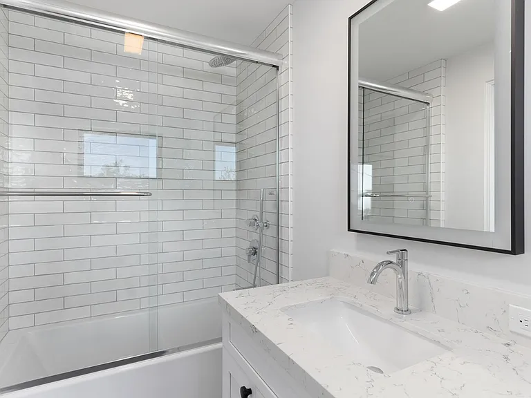 21552 Treetop Ln — Photo 32