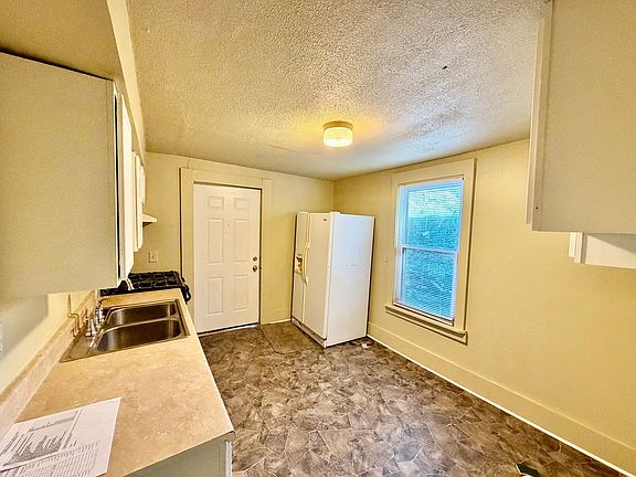 21st image of 1112 N Gaines St
