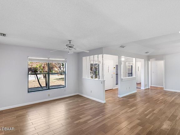 4th image of 5 Ironwood Ct
