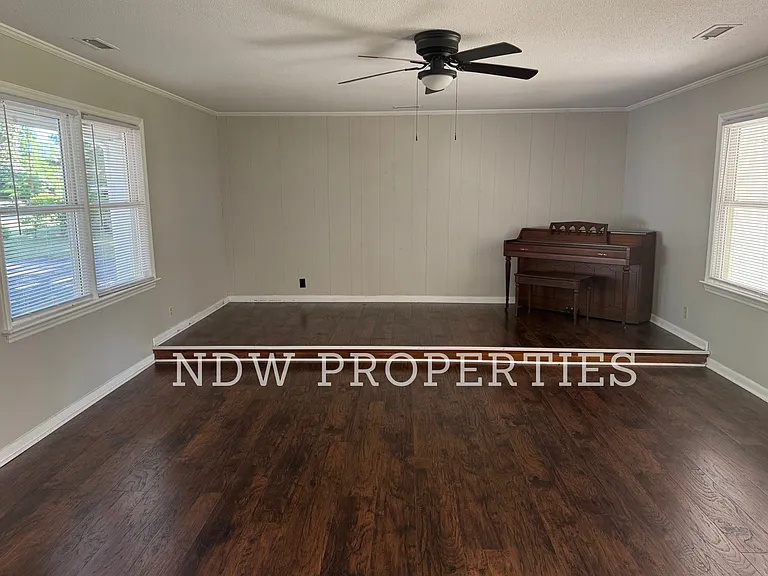 2917 Jason Dr — Photo 6