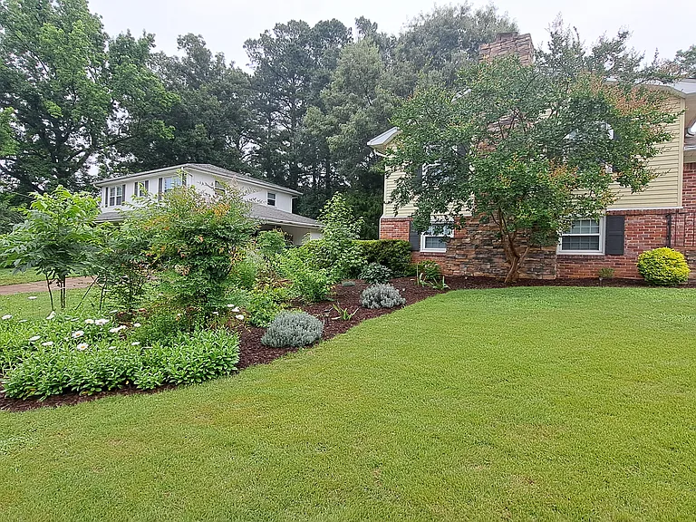 320 Rosemont Rd SE — Photo 2
