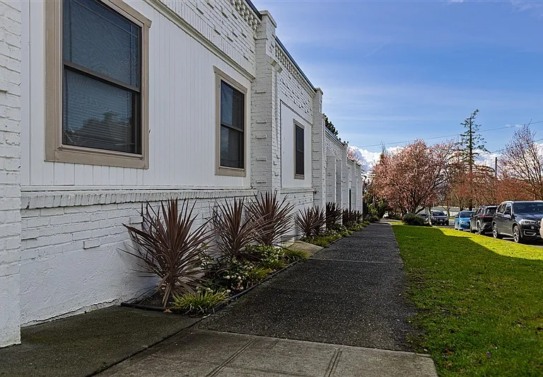 4303 SW Myrtle St — Photo 16