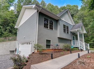 99 Pumphouse Rd, Hendersonville, NC 28739