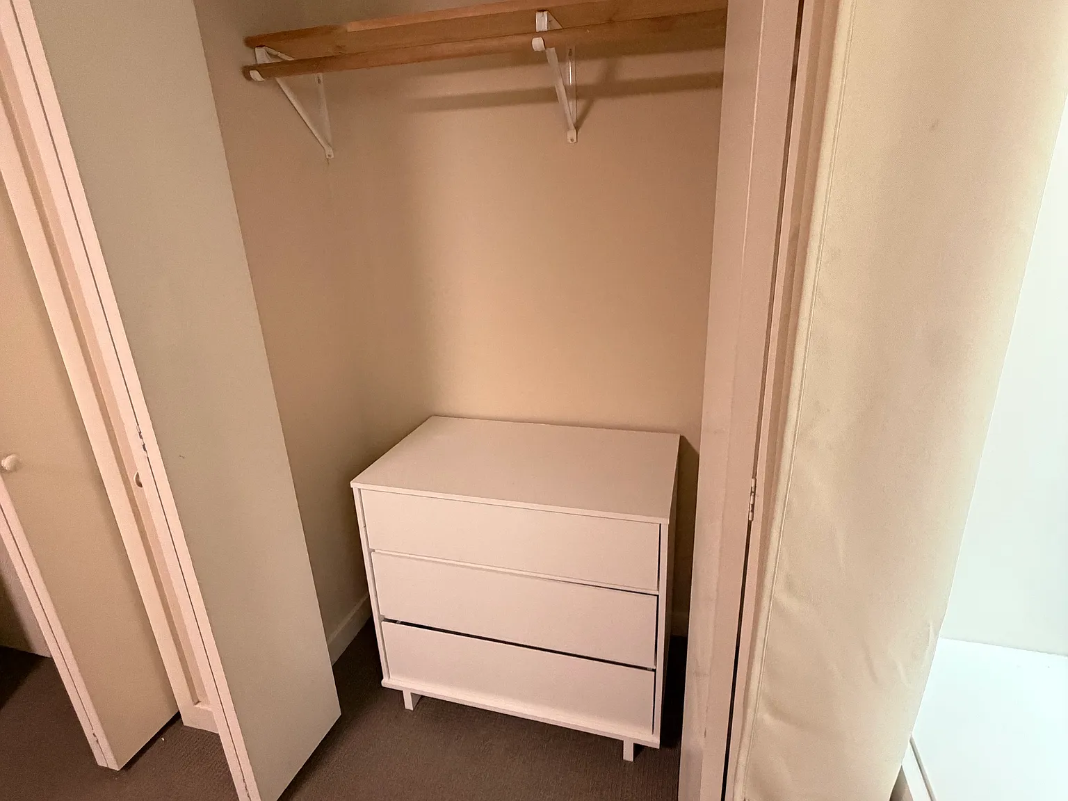 5 bed, 1300 sqft, $920 — Photo 4