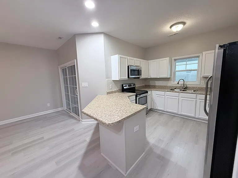 Kitchen b