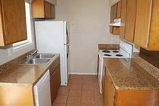 4th image of 8019 Cambridge Cir