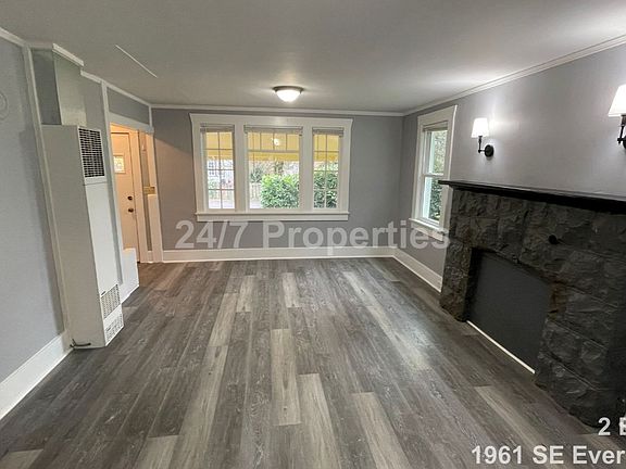 2nd image of 1961 SE Evergreen St