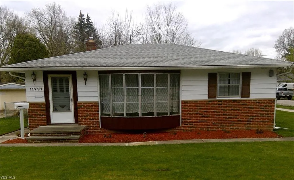 11791 W Pleasant Valley Rd photo 1