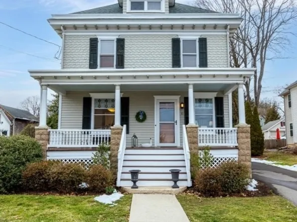11 Maple St, Lebanon Boro, NJ 08833