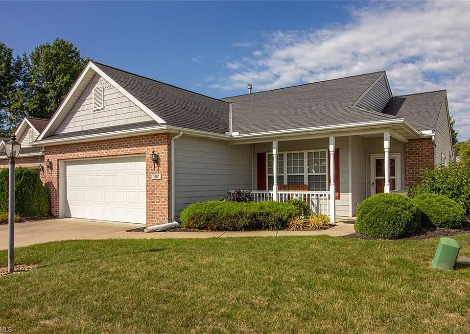 1st image of 137 Saint Charles Pl