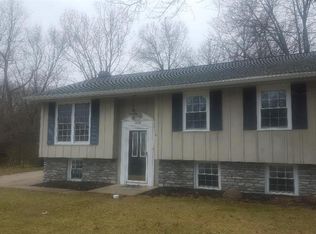 1128 Oakwood Dr, Vermilion, OH 44089